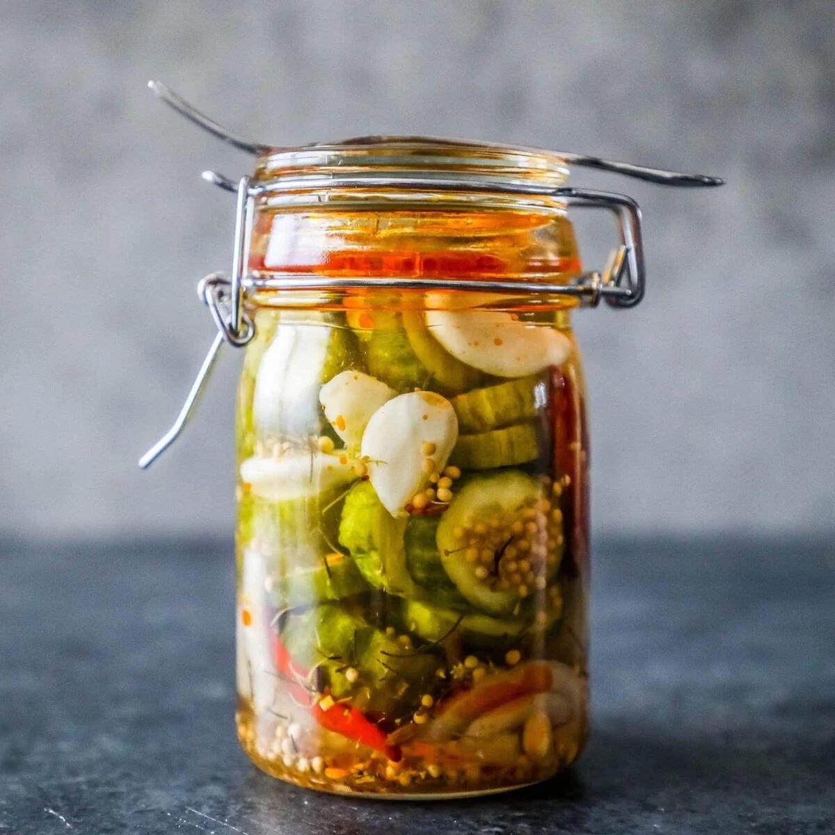 10 Minute Fridge Pickles