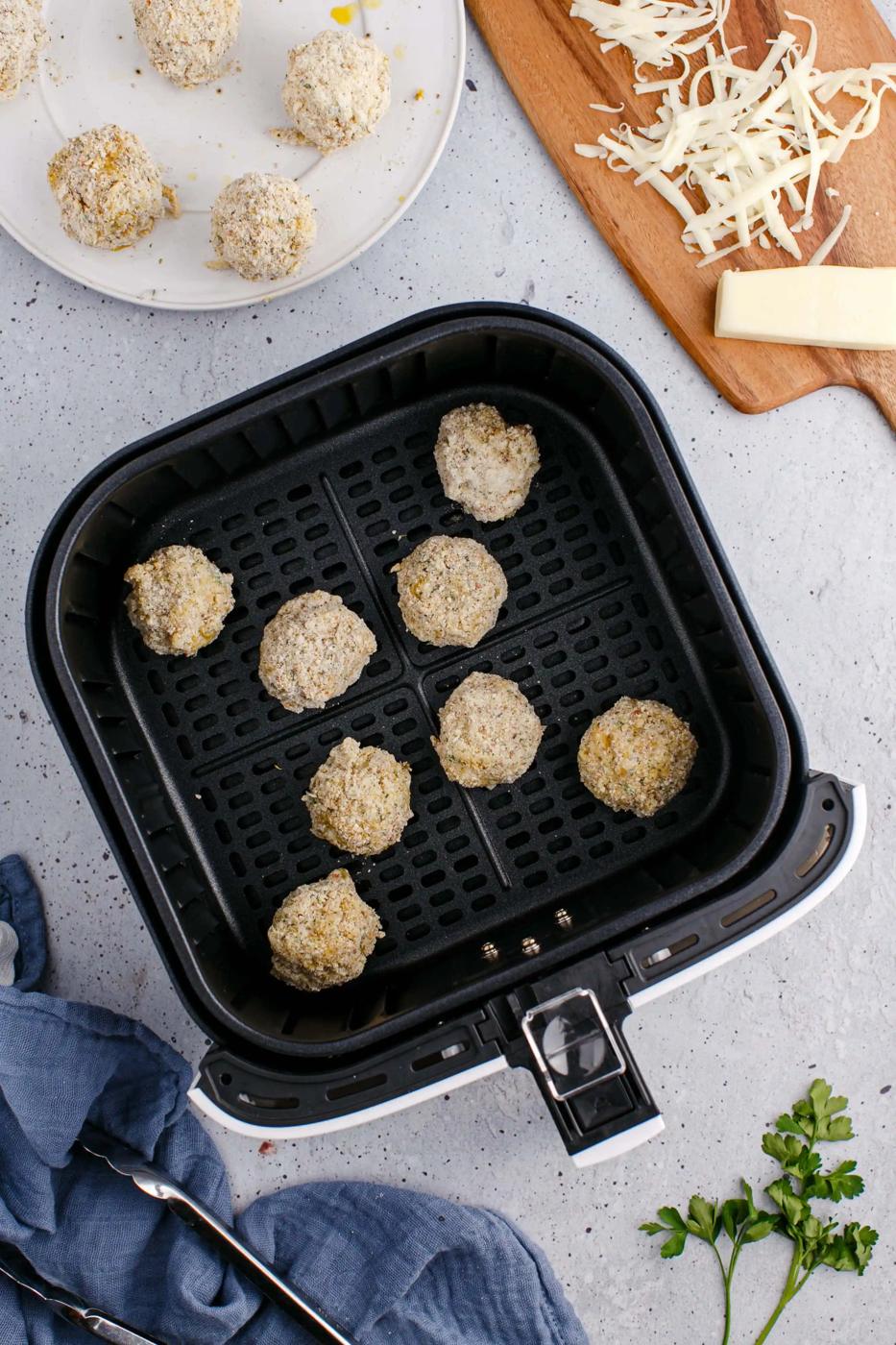 picture of arancini balls in an air fryer