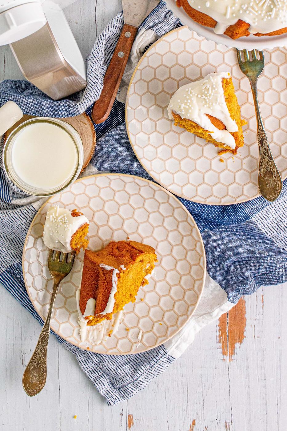 picture of air fryer pumpkin bundt cake on a white plate