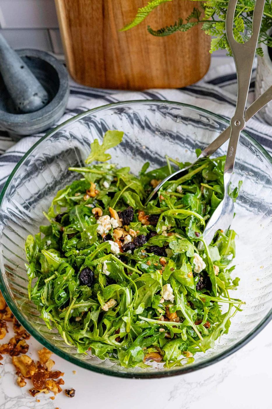 Arugula salad with walnuts.