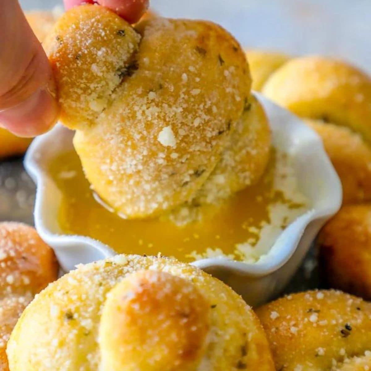 Garlic Bread Knots