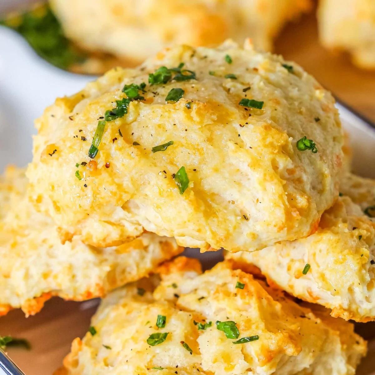 How to Make Cheddar Bay Biscuits