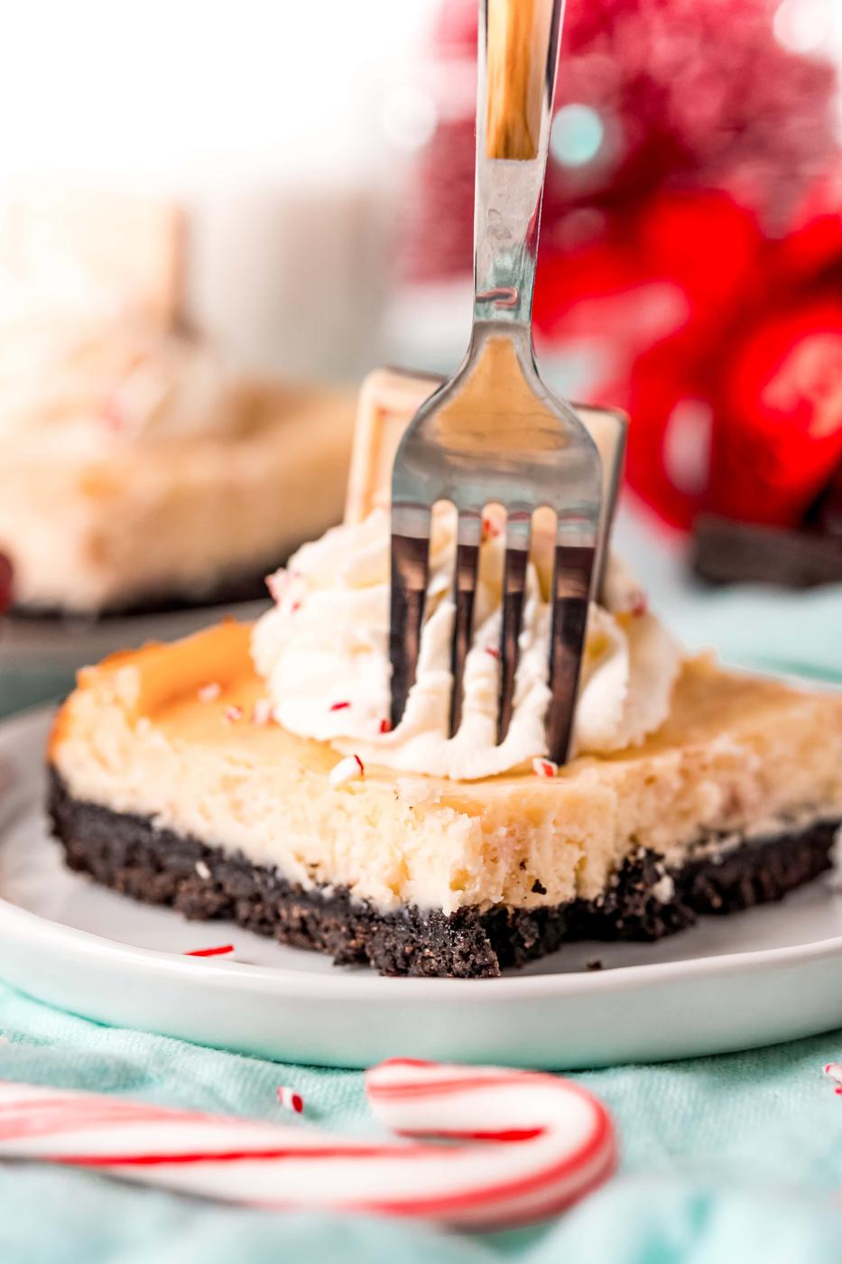 Easy Peppermint Cheesecake Bars