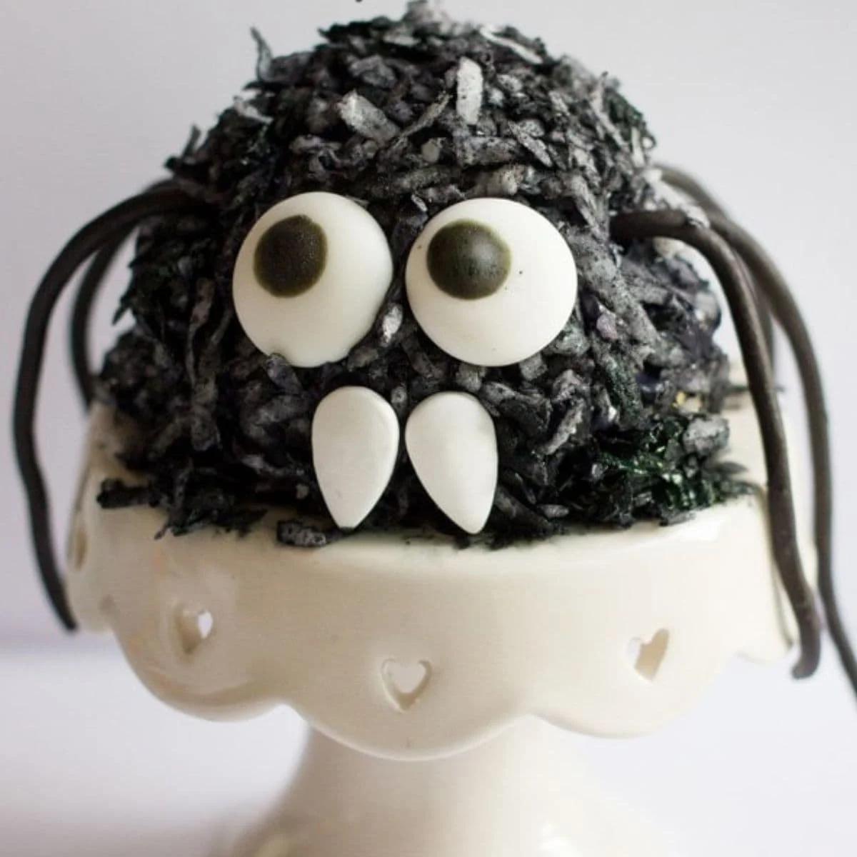 Googly Eye Halloween Cupcakes