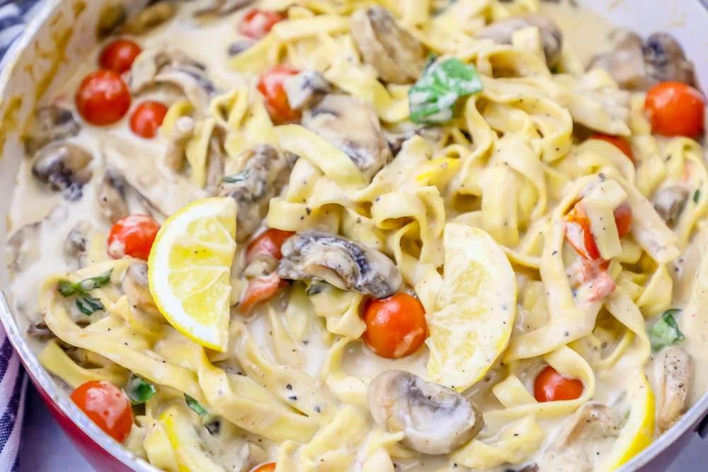 One Pot Creamy Tuscan Mushroom Linguine