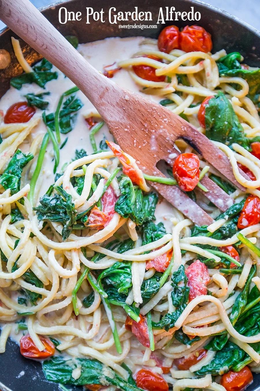 One Pot Garden Alfredo Pasta Skillet