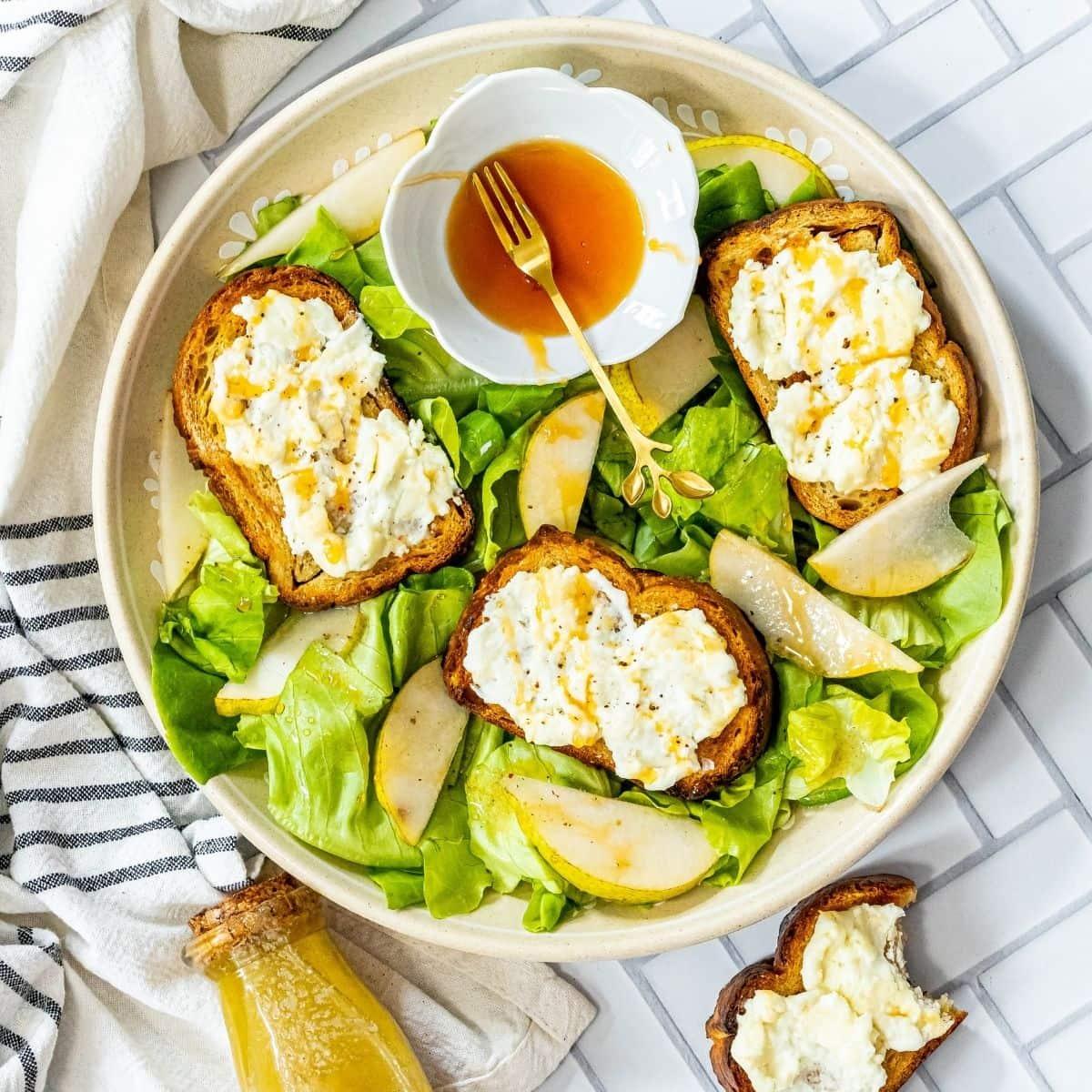 Warm Goat Cheese Salad (Salade de Chèvre Chaud)