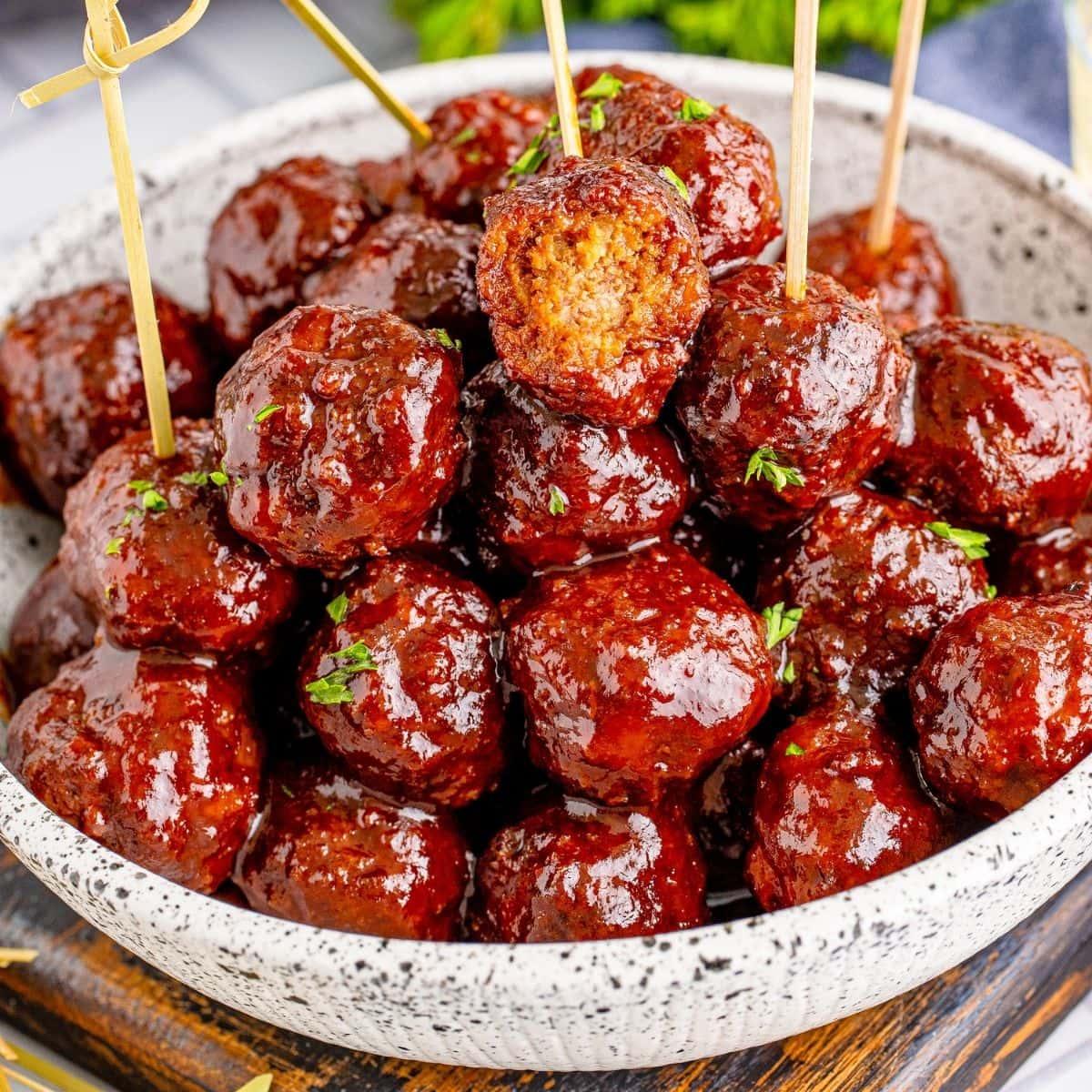 Meatballs With Grape Jelly and Chili Sauce