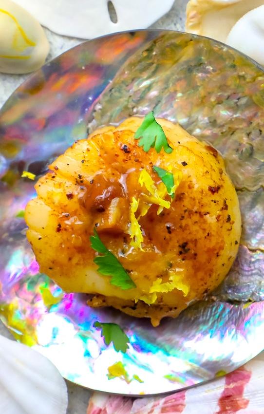 The Best Pan Seared Scallops with Garlic and Lemon Recipe