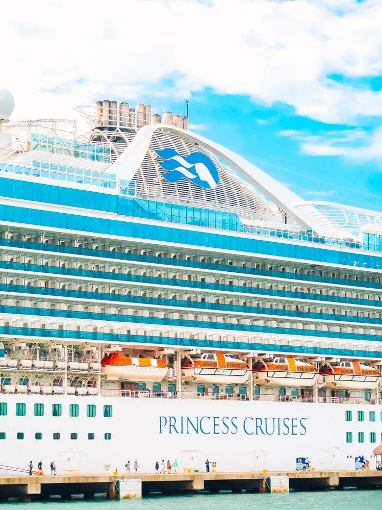 Top 10 Reasons to Book an OceanMedallion Cruise
