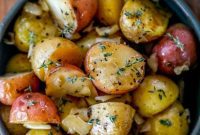 Crispy Garlic Roast Potatoes