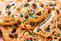 Simple Oreo Stuffed Chocolate Chip Cookies