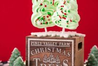Effortless Holiday Meringue Tree Pops