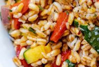 Vibrant Farro Salad with Zucchini and Bell Pepper