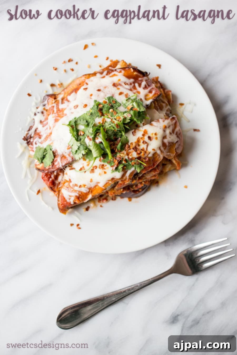 Slow cooker keto lasagna with eggplant layers