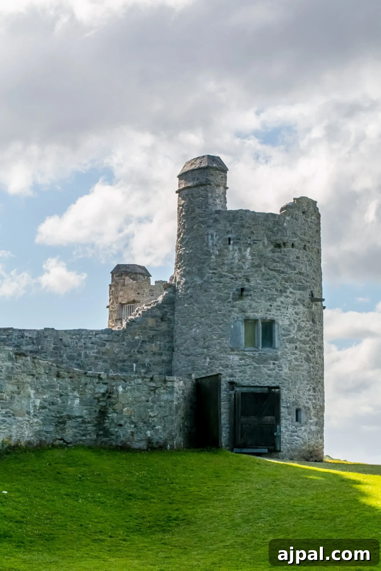 Killarney National Park 23 Ross castle turret, Killarney