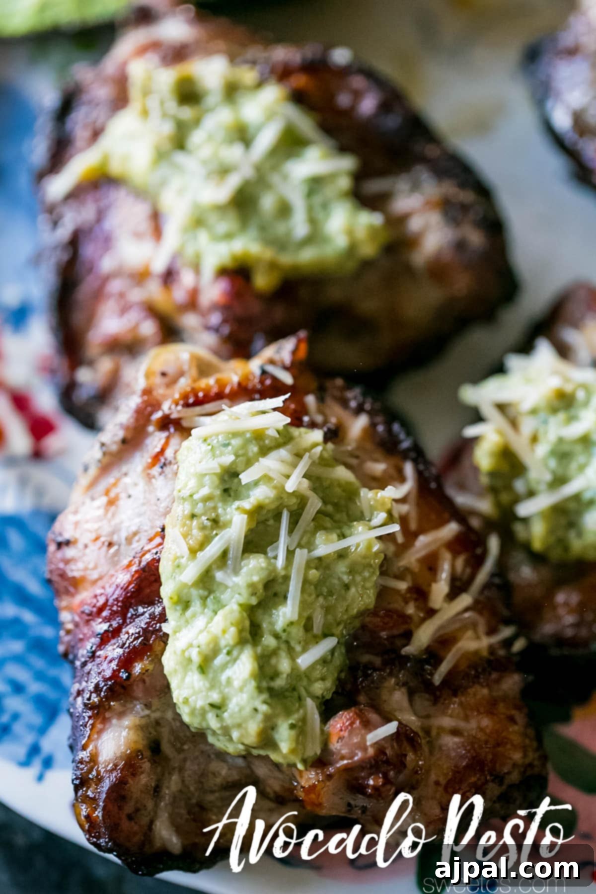 This avocado pesto is so ruch, creamy and delicious!