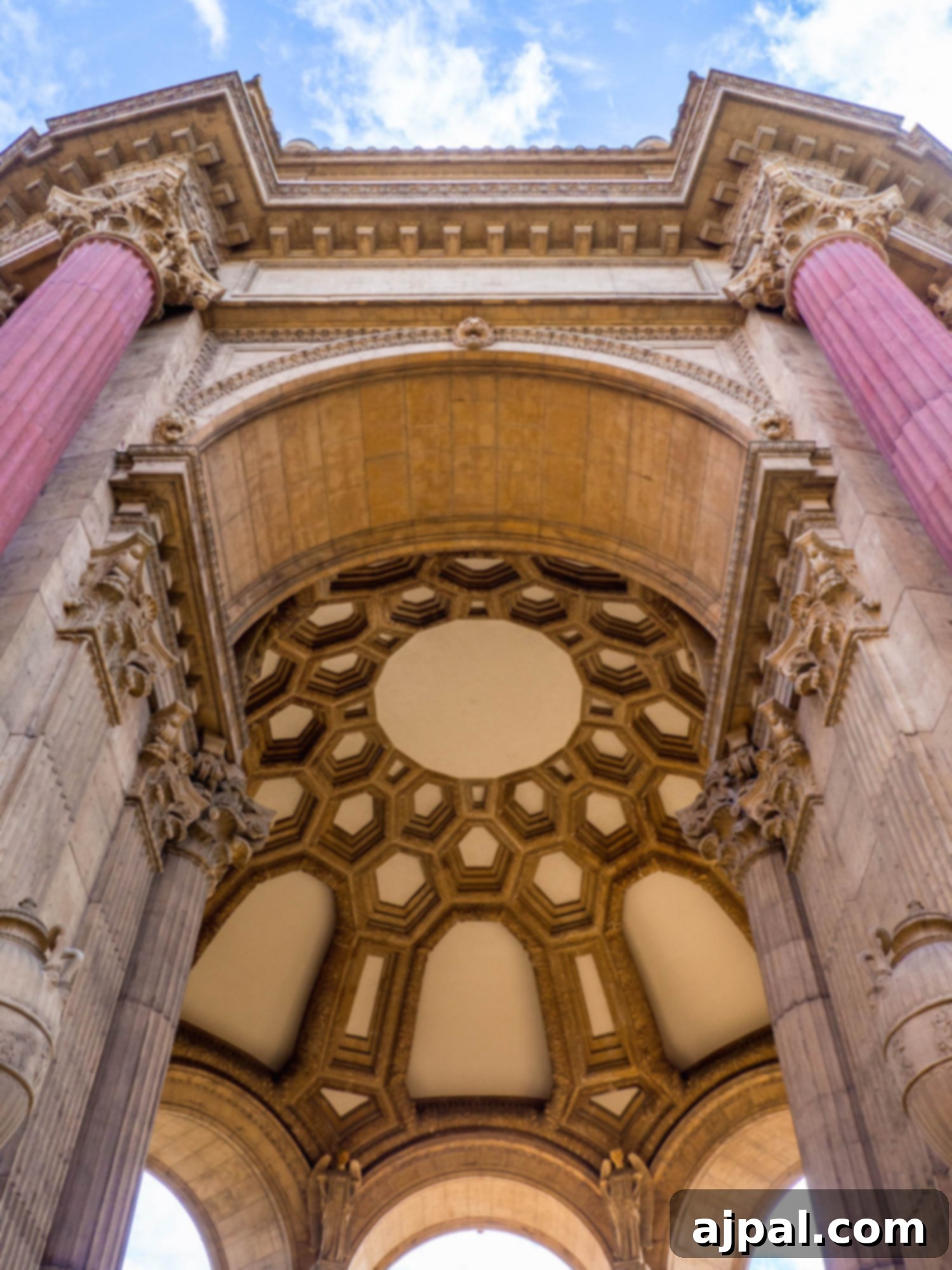 San Francisco: Your 2-Day Adventure 15 Detailed view of the Palace of Fine Arts architecture