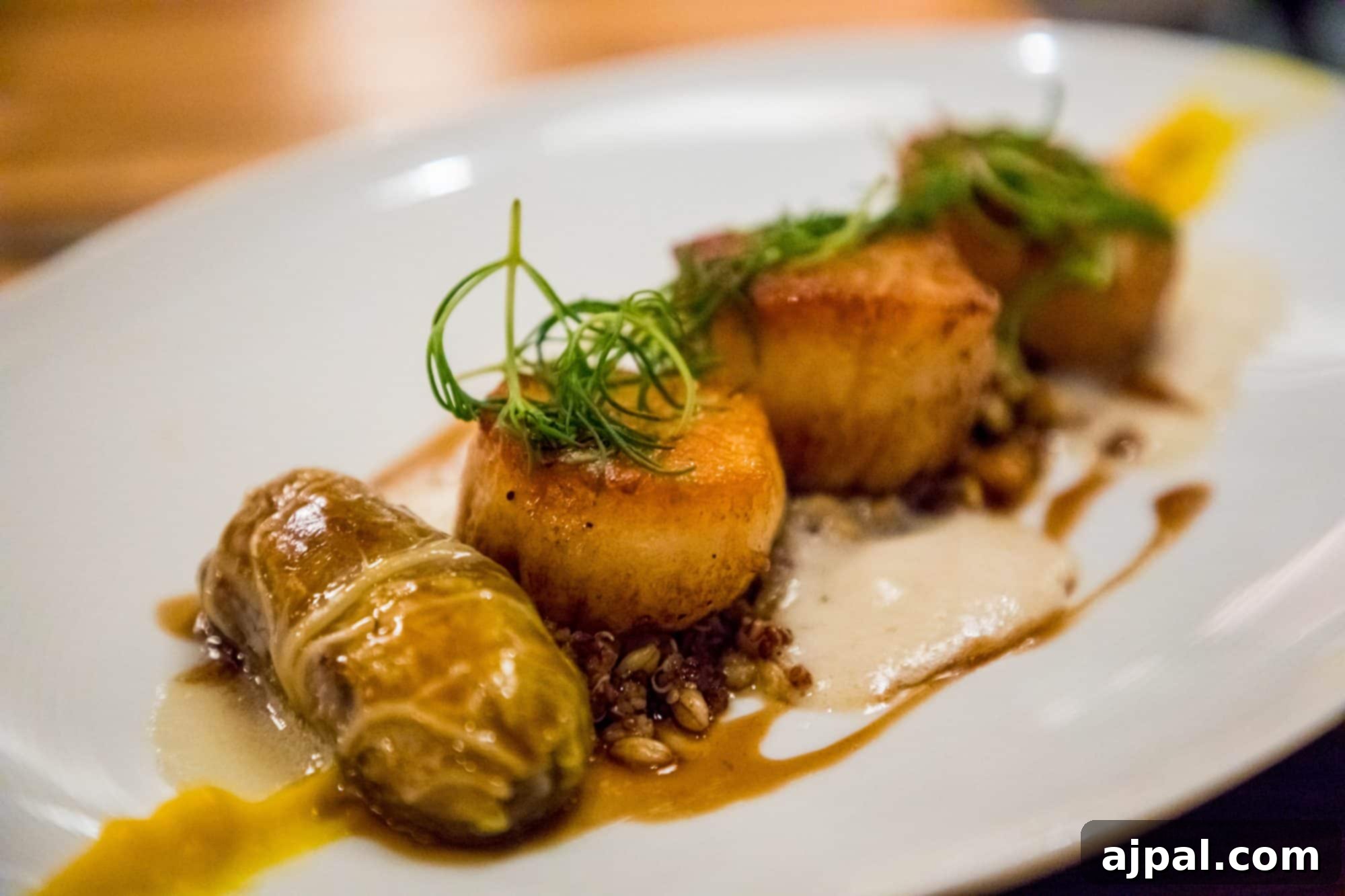 San Francisco: Your 2-Day Adventure 10 Seared scallops over quinoa with a tangy sauce