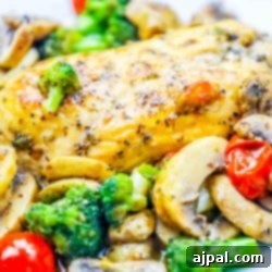 A delicious 20-minute Italian chicken and vegetable skillet, ready to serve.