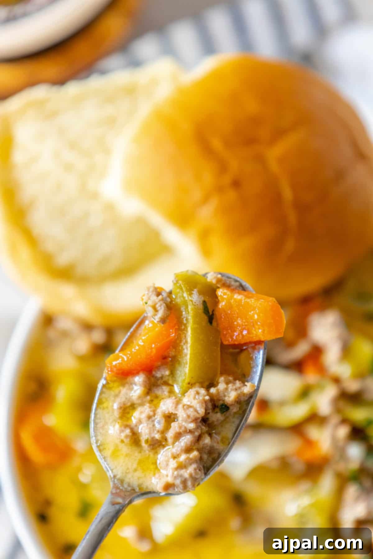 A keto-friendly cheeseburger soup recipe with easy one-pot preparation.