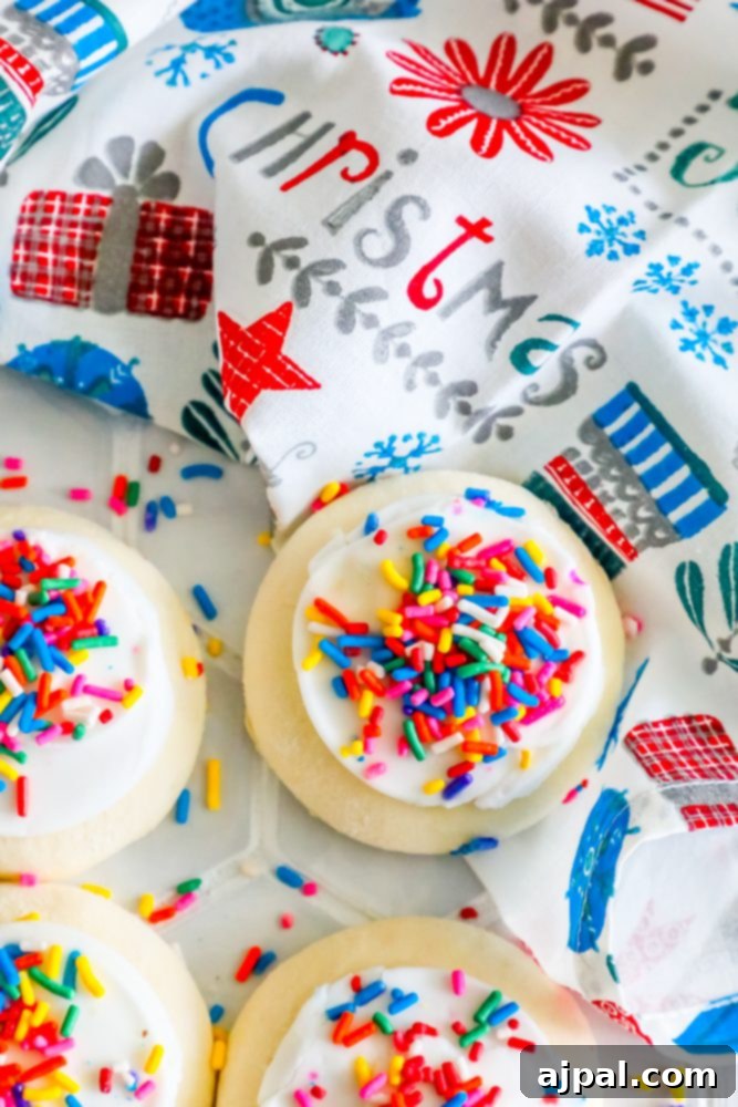 Simple Lofthouse Style Frosted Sugar Cookies 15 picture of sugar cookies on christmas towel