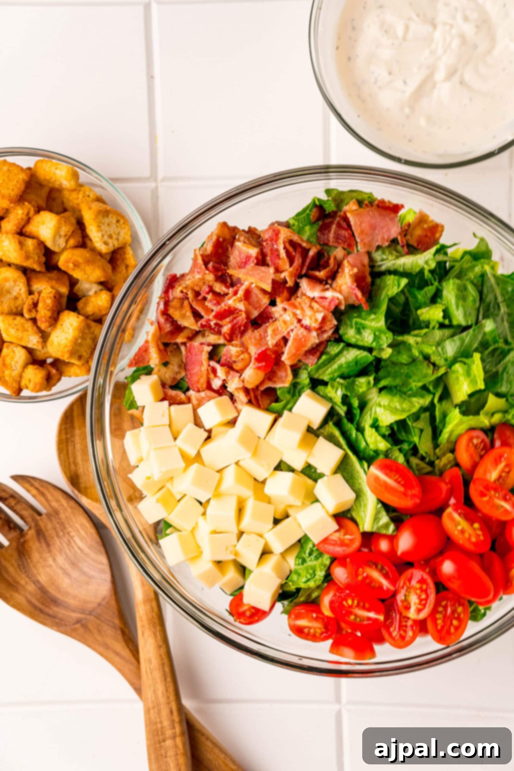Effortless BLT Salad 6 BLT Salad with bacon and tomatoes.