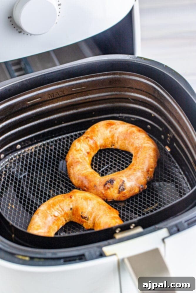 picture of cinnamon raisin bagels