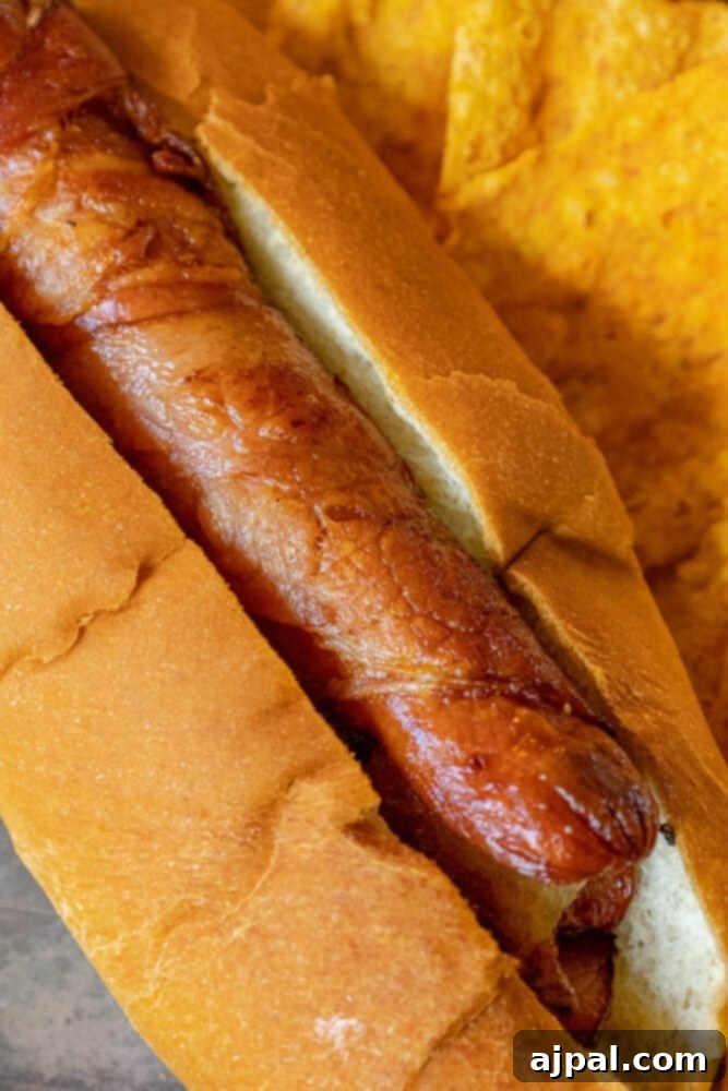 picture of bacon-wrapped hot dog in a bun