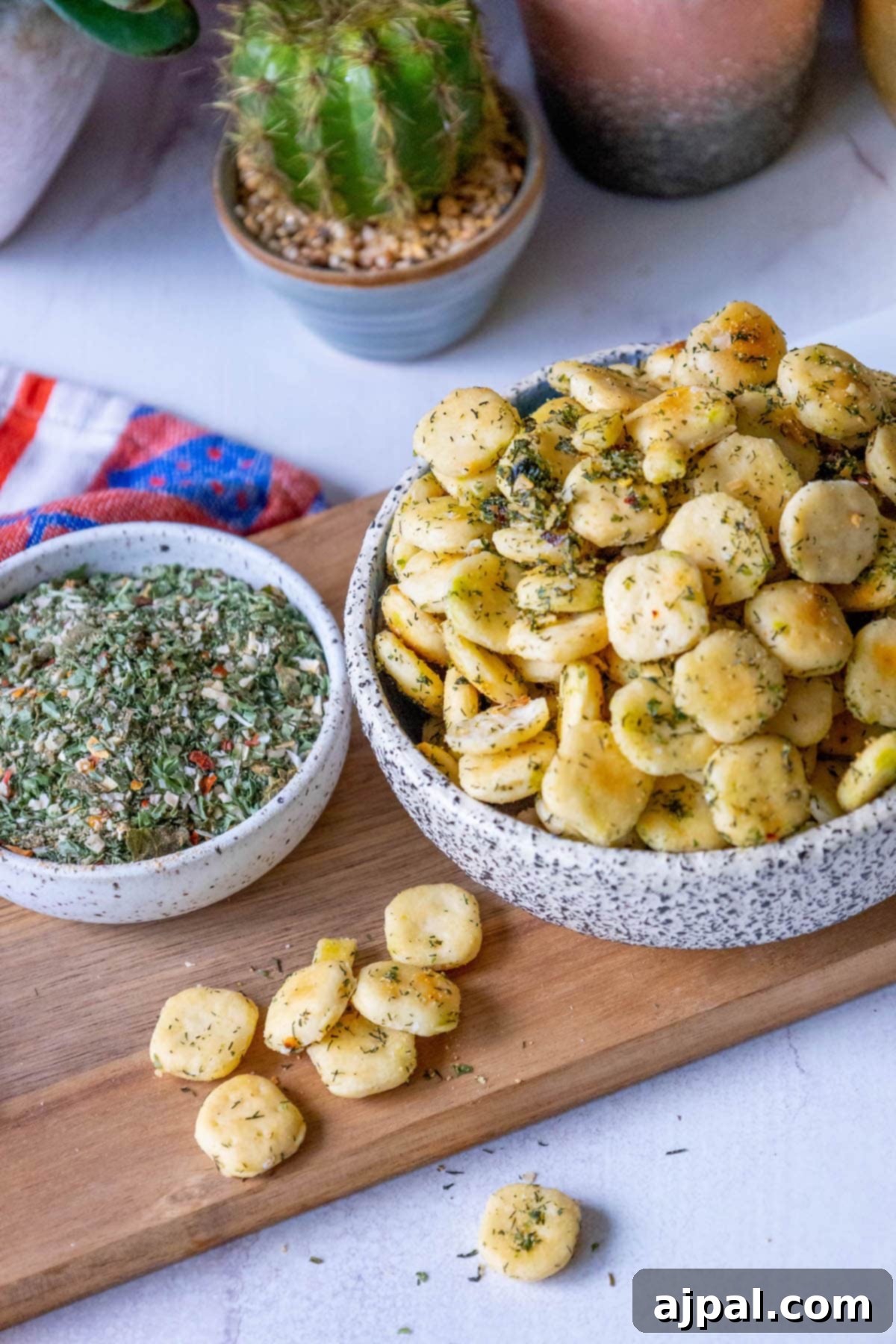 Kickin' Ranch Krunchies 10 spicy ranch seasoned baked oyster crackers in a bowl