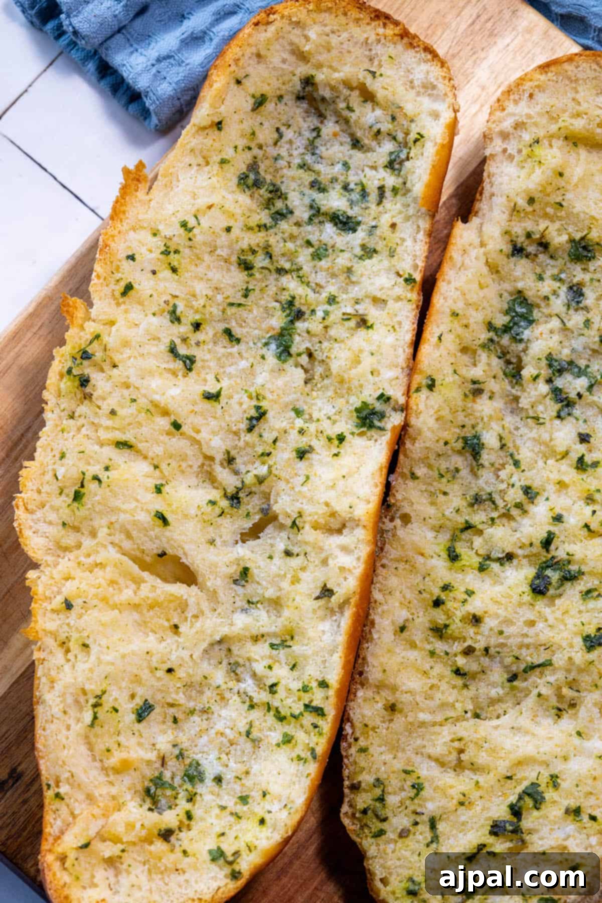 Easy garlic bread slices