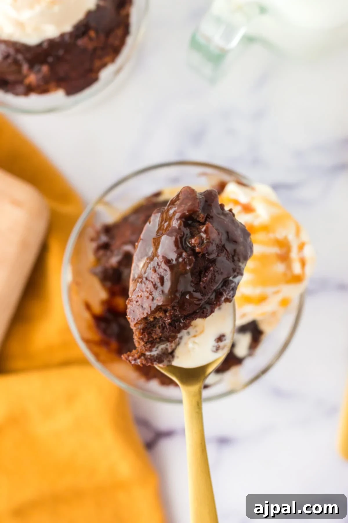 Beloved Valentine's Day Dishes 19 Chocolate Lava Cake