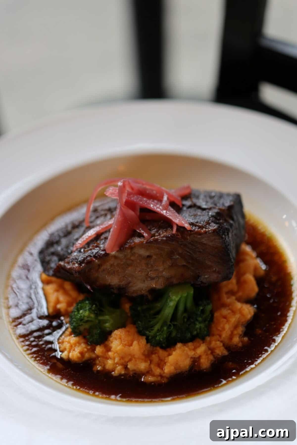 Braised beef with sweet potatoes and broccoli dish