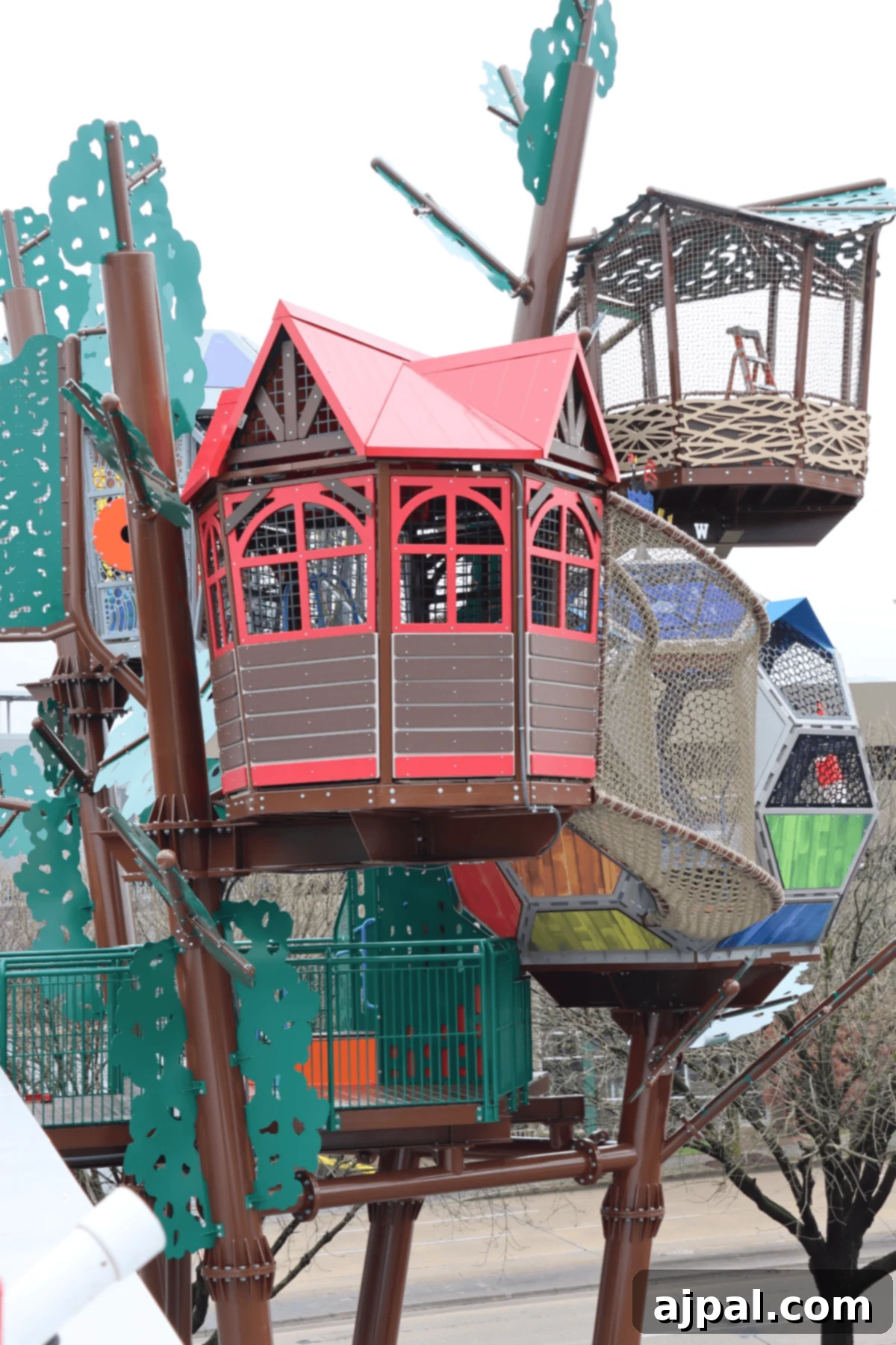 Chattanooga: Your Ultimate Travel Companion 13 Treehouse at Creative Discovery Museum