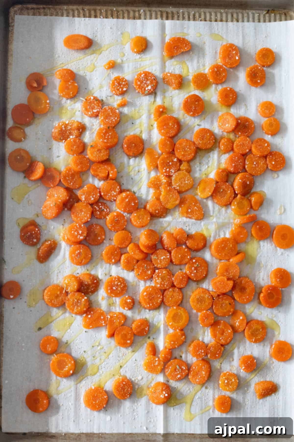 Sliced carrots seasoned with oil and spices